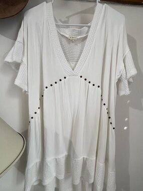 POL White V-Neck Stud Detail Tunic